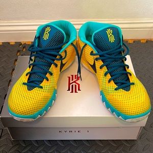 Nike/Kyrie 1 Letterman